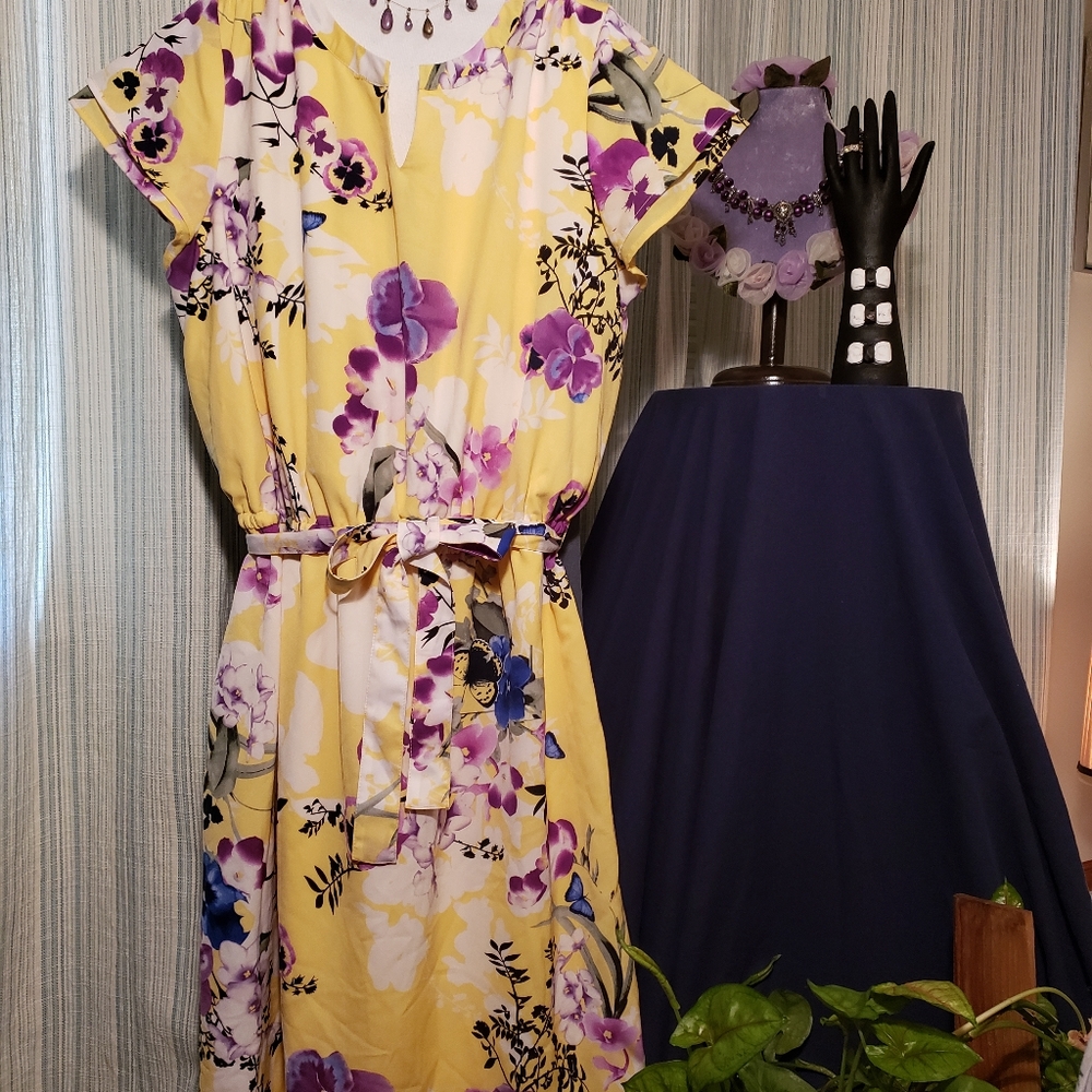 Christopher & Banks dress, New, never worn, Med,  yellow with floral print,.